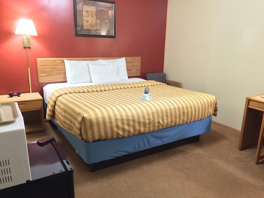 Royal I-94 Hotel