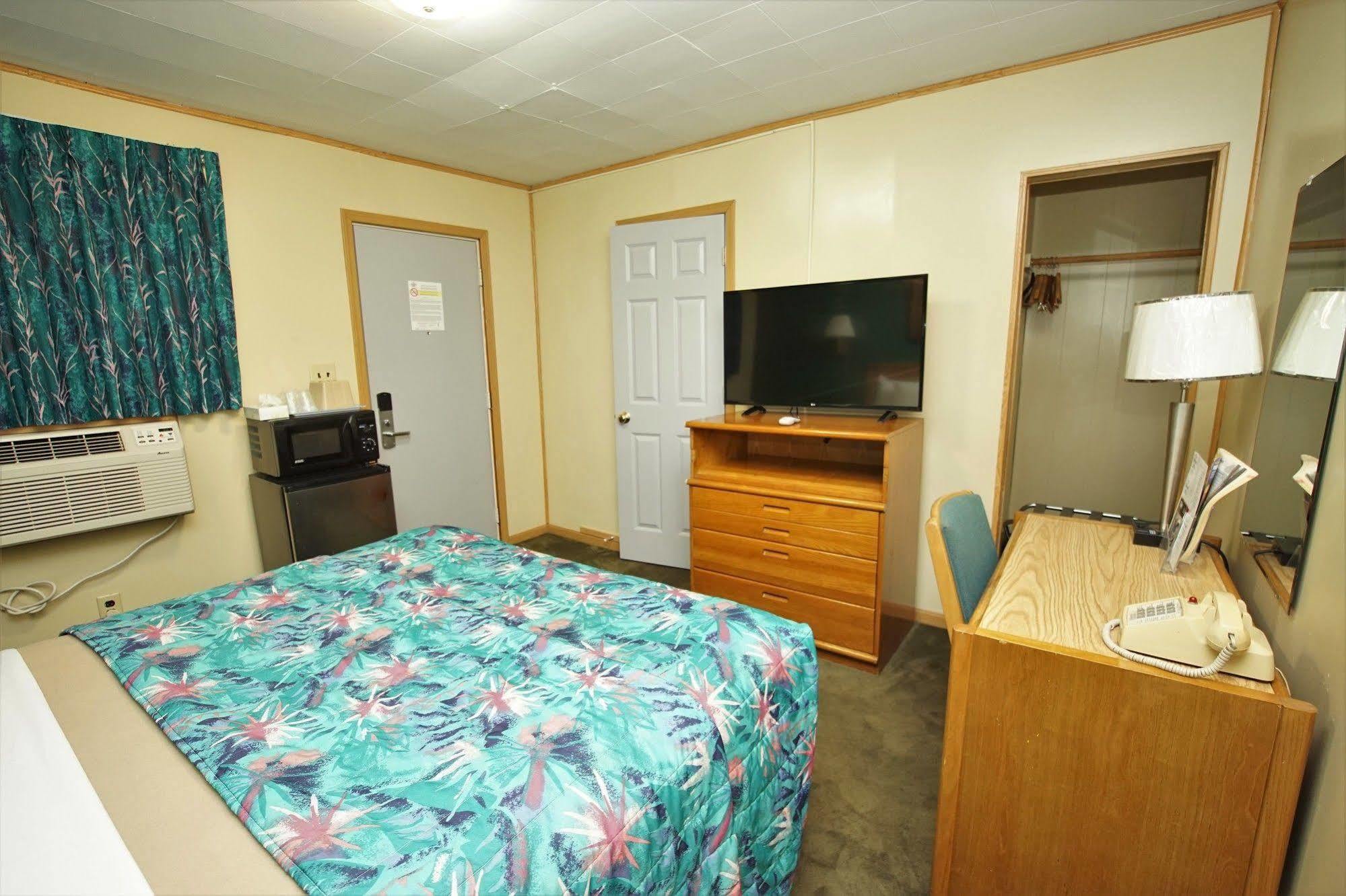 Royal I-94 Hotel