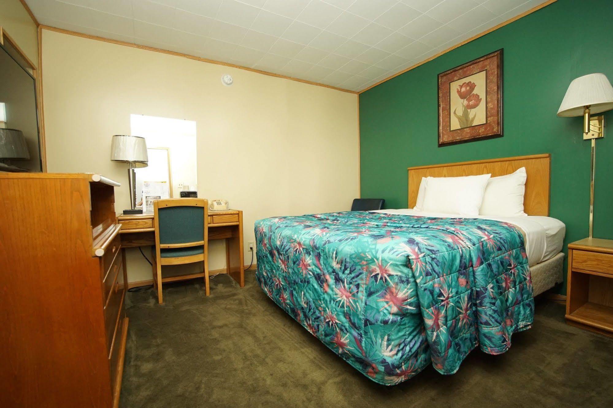 Hotel Royal I-94 Hudson